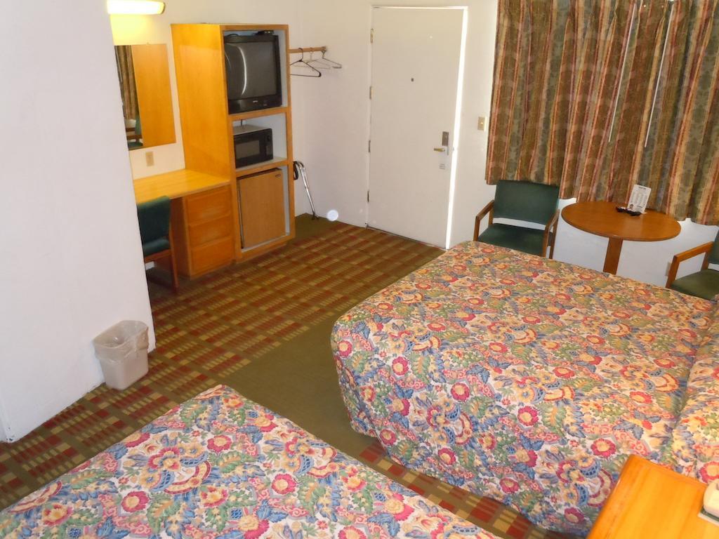 Value Inn 폴룬 외부 사진